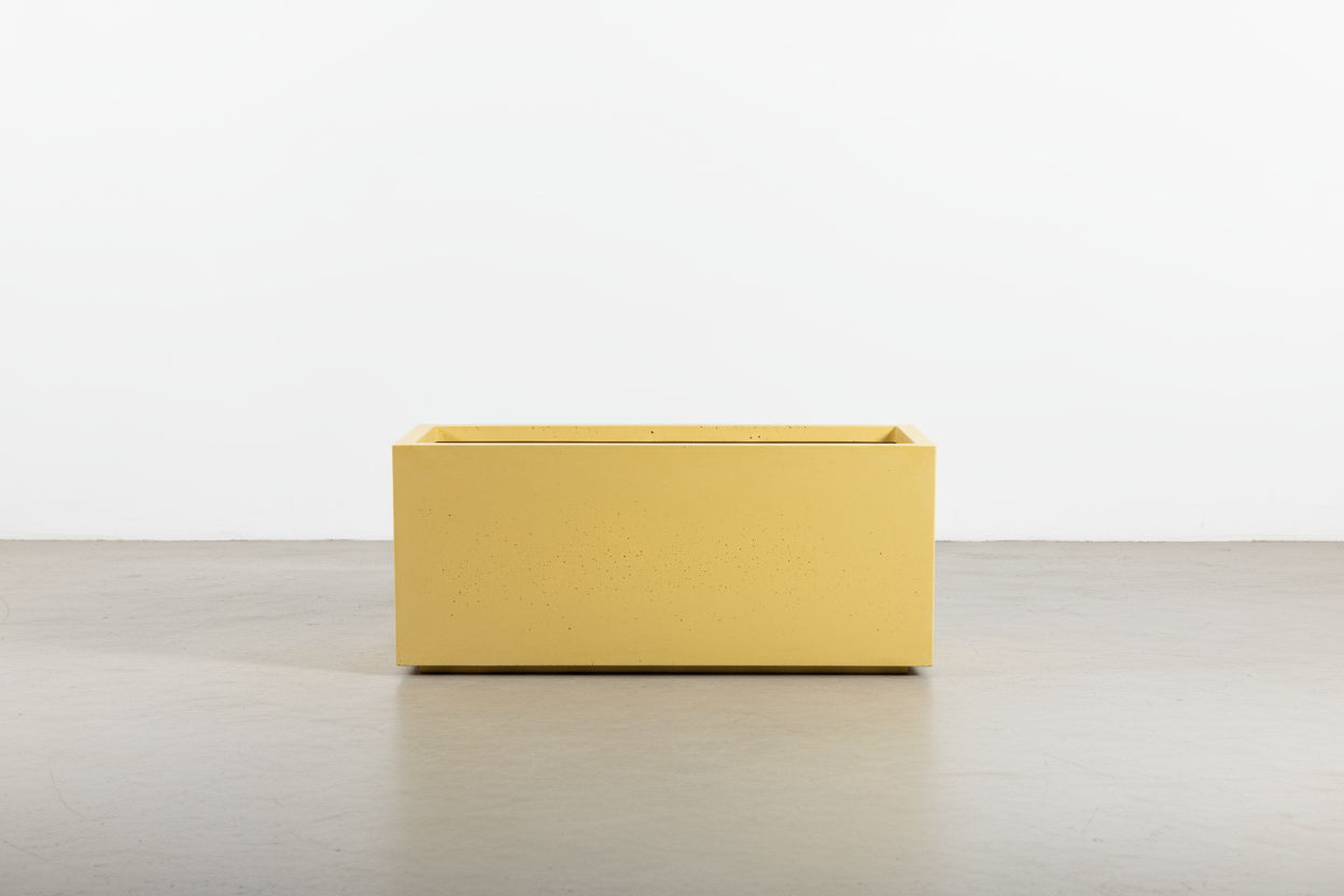 100l-30w-30h  ölçüsünde beton saks sarı renk olsun. arka plan açık renk olsun