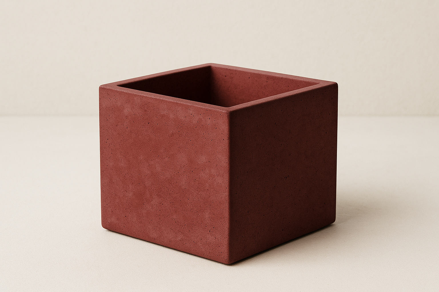 beton kare saksı, hafif koyu kırmızı renk olsun arka plan açık renk olsun